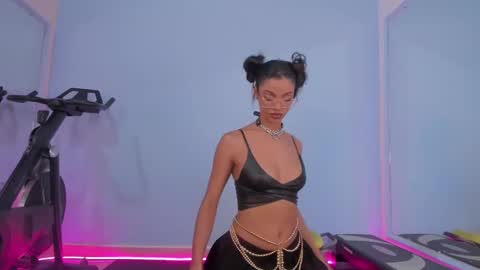 Lia online show from March 6, 2025, 4:30 am