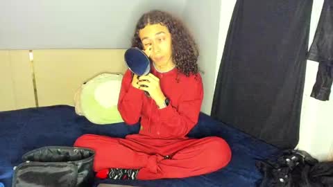 Snapshot of lia_hdz chatting on November 19, 2025, 8:25 am Kabroncita online show from November 19, 2025, 8:25 am