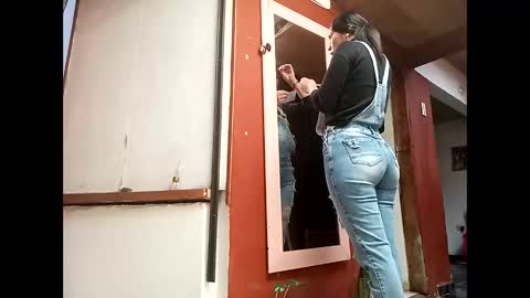 Lia online show from January 28, 2025, 5:14 pm