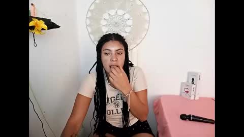 Lia online show from April 2, 2026, 7:33 pm