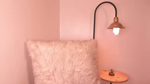 liaa online show from April 7, 2026, 11:48 pm