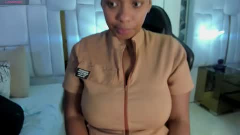 Snapshot of lia_mariana chatting on February 3, 2026, 4:10 am lia_mariana online show from February 3, 2026, 4:10 am