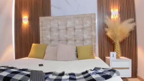 Snapshot of lia_nova chatting on February 7, 2026, 1:04 pm Lia online show from February 7, 2026, 1:04 pm