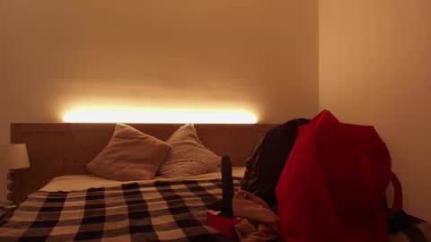 Lia online show from April 12, 2026, 12:43 pm