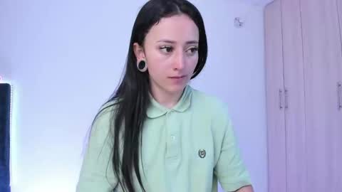 Little Queen Lia  online show from January 12, 2025, 11:58 pm