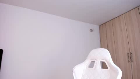 Little Queen Lia  online show from February 19, 2025, 11:57 pm