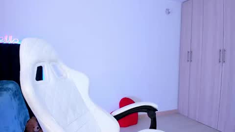 Little Queen Lia  online show from March 7, 2025, 6:24 am