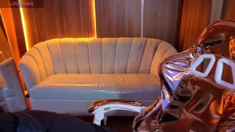 Online 1400 - 2100 online show from April 16, 2026, 3:07 am