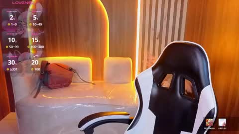 Snapshot of lia_queen_tx chatting on May 29, 2026, 2:42 am Online 1400 - 2100 online show from May 29, 2026, 2:42 am