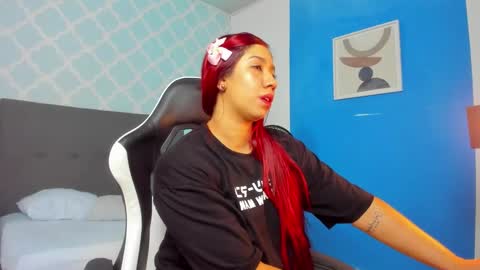 Snapshot of lia_violetta chatting on December 15, 2025, 7:29 pm lia_violetta online show from December 15, 2025, 7:29 pm