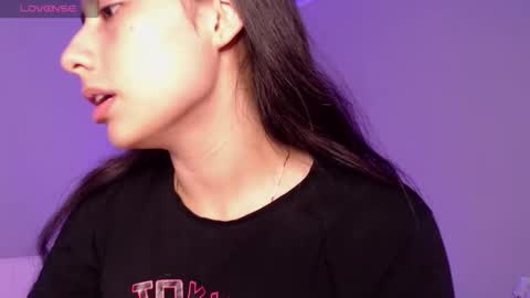   lia  online show from November 16, 2025, 2:17 am