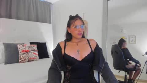 Snapshot of liaa_moretti_ chatting on December 16, 2025, 7:19 pm Liaa online show from December 16, 2025, 7:19 pm