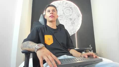 Liam Smith online show from October 20, 2025, 12:27 pm
