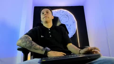 Liam Smith online show from November 7, 2025, 11:54 am