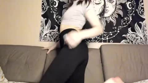 Snapshot of liabanny chatting on January 10, 2025, 5:47 am Julia online show from January 10, 2025, 5:47 am