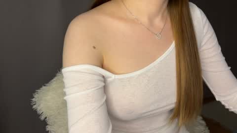 Lia online show from March 22, 2026, 6:55 pm