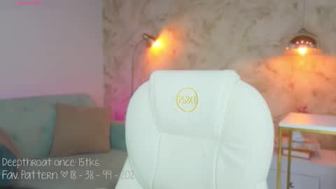 Lia Cox online show from December 14, 2025, 3:34 am