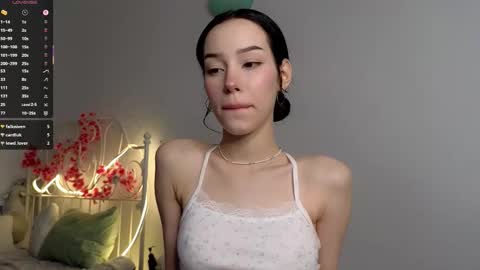 Lia  online show from January 9, 2026, 9:45 am