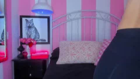 ---Liah--- online show from April 8, 2026, 9:15 pm