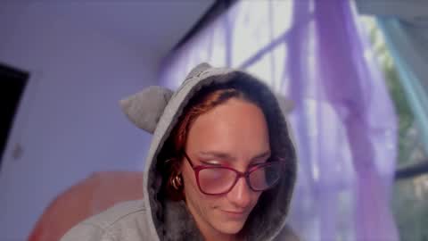 Snapshot of liahilton_ chatting on December 11, 2024, 11:41 am lh6 9c online show from December 11, 2024, 11:41 am