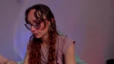 Snapshot of liahilton_ chatting on December 16, 2025, 11:15 am lh6 9c online show from December 16, 2025, 11:15 am