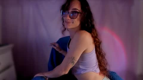 Snapshot of liahilton_ chatting on May 9, 2026, 2:44 pm lh6 9c online show from May 9, 2026, 2:44 pm