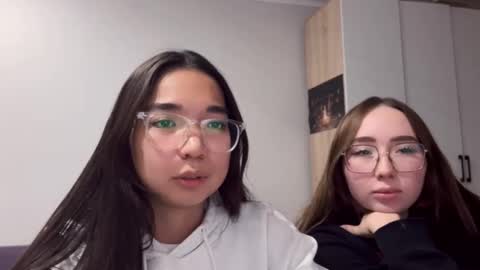 liaisonx_rosa online show from November 13, 2025, 12:48 pm