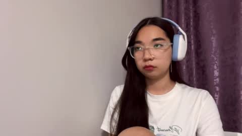 liaisonx_rosa online show from November 18, 2025, 1:37 pm