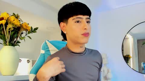 Liam online show from October 24, 2025, 5:53 pm