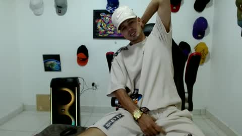 Snapshot of liam_andres12 chatting on June 19, 2026, 10:13 pm Andres online show from June 19, 2026, 10:13 pm