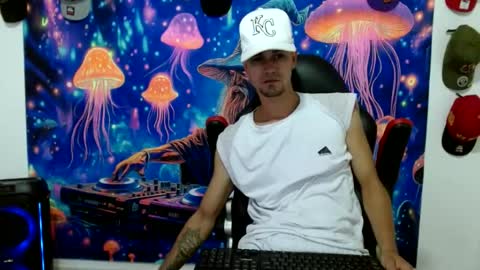 Snapshot of liam_andres12 chatting on July 3, 2026, 10:38 pm Andres online show from July 3, 2026, 10:38 pm