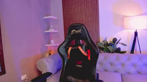 Liam Collins online show from December 22, 2025, 12:02 pm