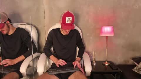 Snapshot of liam_crown_ chatting on June 14, 2026, 6:54 pm Liam online show from June 14, 2026, 6:54 pm