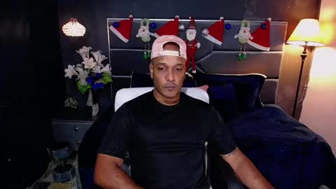 Liam online show from December 2, 2025, 8:15 pm