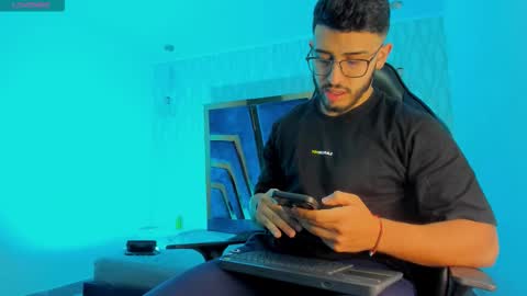 LIAM KLEIN online show from November 27, 2025, 11:12 am