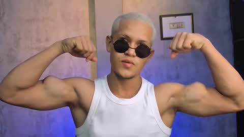 liam_knight online show from November 12, 2025, 2:34 am