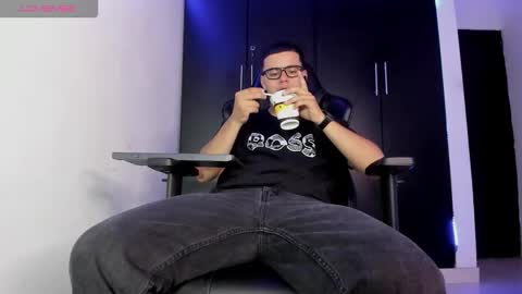 Liam online show from March 19, 2026, 12:58 am