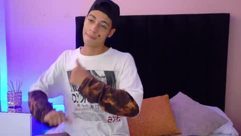 Snapshot of liam_mercurio chatting on May 15, 2026, 8:27 pm Liam Mercury online show from May 15, 2026, 8:27 pm