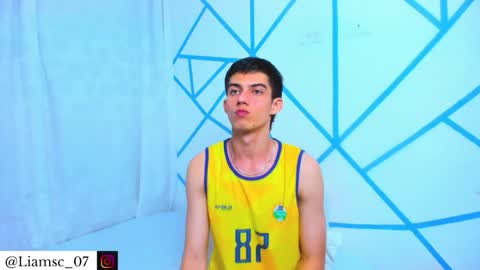 Snapshot of liam_scott77 chatting on December 17, 2025, 1:22 am Liam scott77 online show from December 17, 2025, 1:22 am