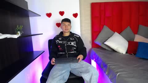 Liam  online show from February 26, 2026, 12:15 pm