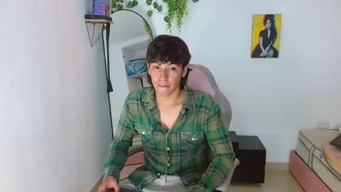 Snapshot of liam_xul chatting on December 17, 2025, 7:31 pm liamxul online show from December 17, 2025, 7:31 pm