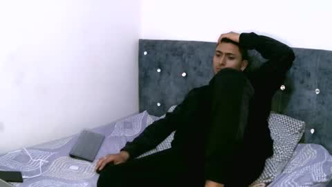 Liamandcloe01 online show from March 5, 2025, 2:12 pm