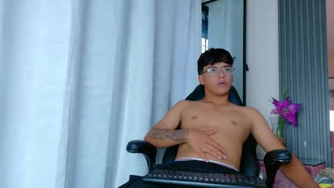 Snapshot of liamandjordan chatting on November 4, 2025, 10:31 pm LiamANDjordan online show from November 4, 2025, 10:31 pm