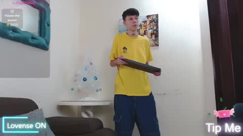 Liam  online show from December 3, 2025, 7:23 pm