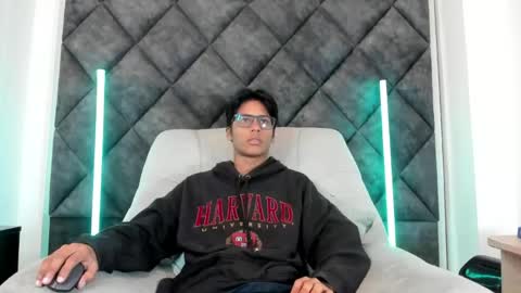 Snapshot of liamkron chatting on May 11, 2026, 11:16 am Liam twink big dick online show from May 11, 2026, 11:16 am