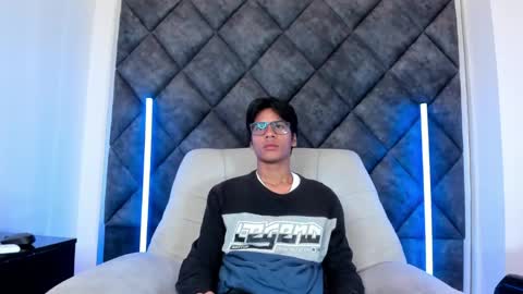 Snapshot of liamkron chatting on May 13, 2026, 12:02 pm Liam twink big dick online show from May 13, 2026, 12:02 pm