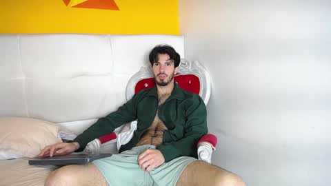 LiamLuxe online show from December 14, 2024, 4:09 pm