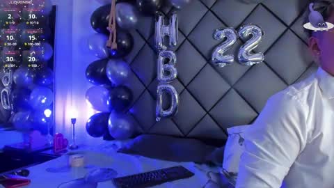 Liam  online show from March 5, 2025, 8:42 pm