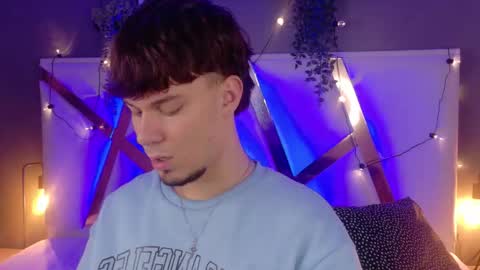 Liam Thunder online show from November 20, 2025, 3:07 am