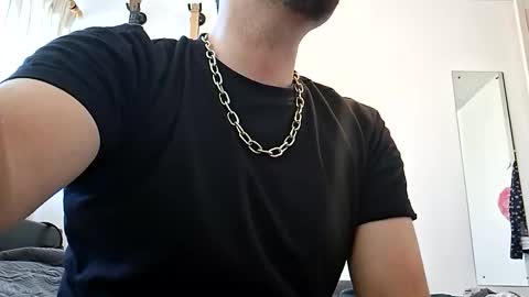 Snapshot of lian5602 chatting on October 9, 2025, 8:12 am LiamCross online show from October 9, 2025, 8:12 am